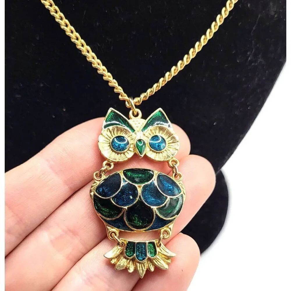 Vintage 70s Green Enamel Pendnat Necklace 23in